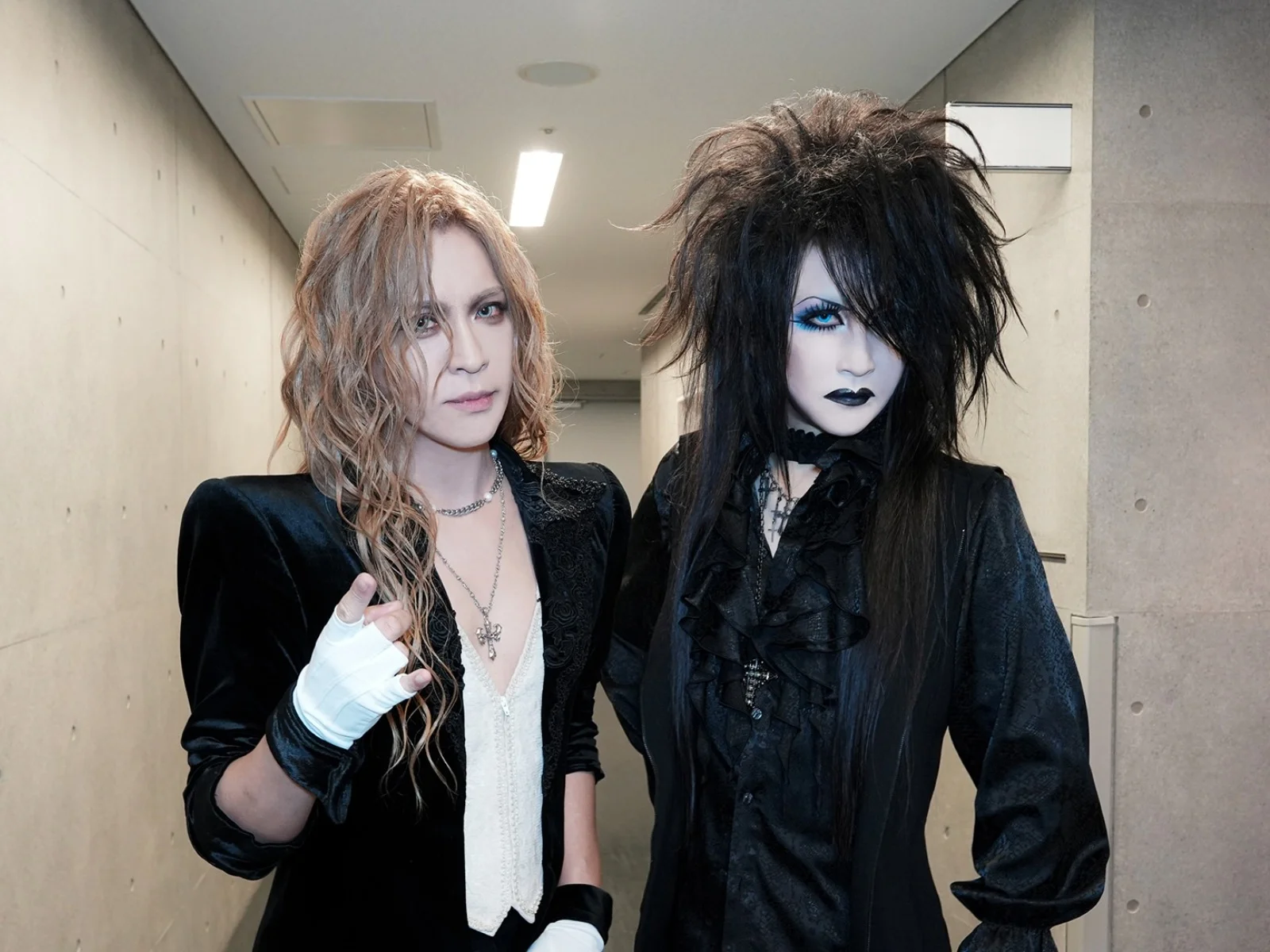 Kamijo teases "Legendary Songs" for special show with Mana Sama
